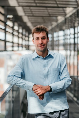 Dr. Tim Theys